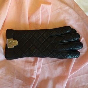 Michael Kors quilted black leather gloves Sz S